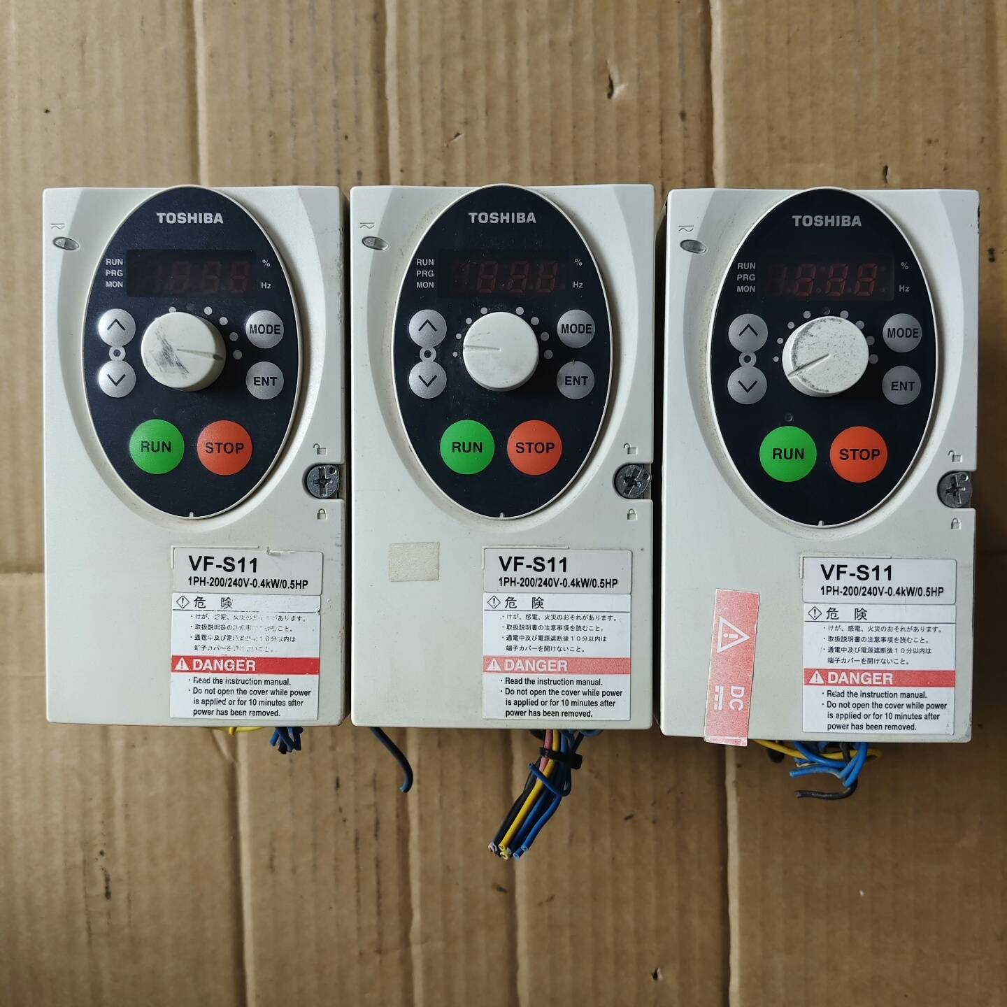 东芝VFS11S-2004PL-WN(1)   0.4议价 也可为维修!!