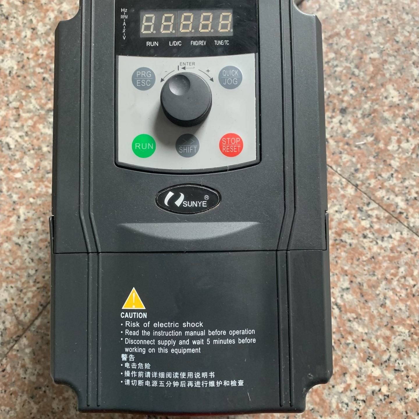 日业变频器CM528-A4T4R0GB/5R议价 也可为维修！！