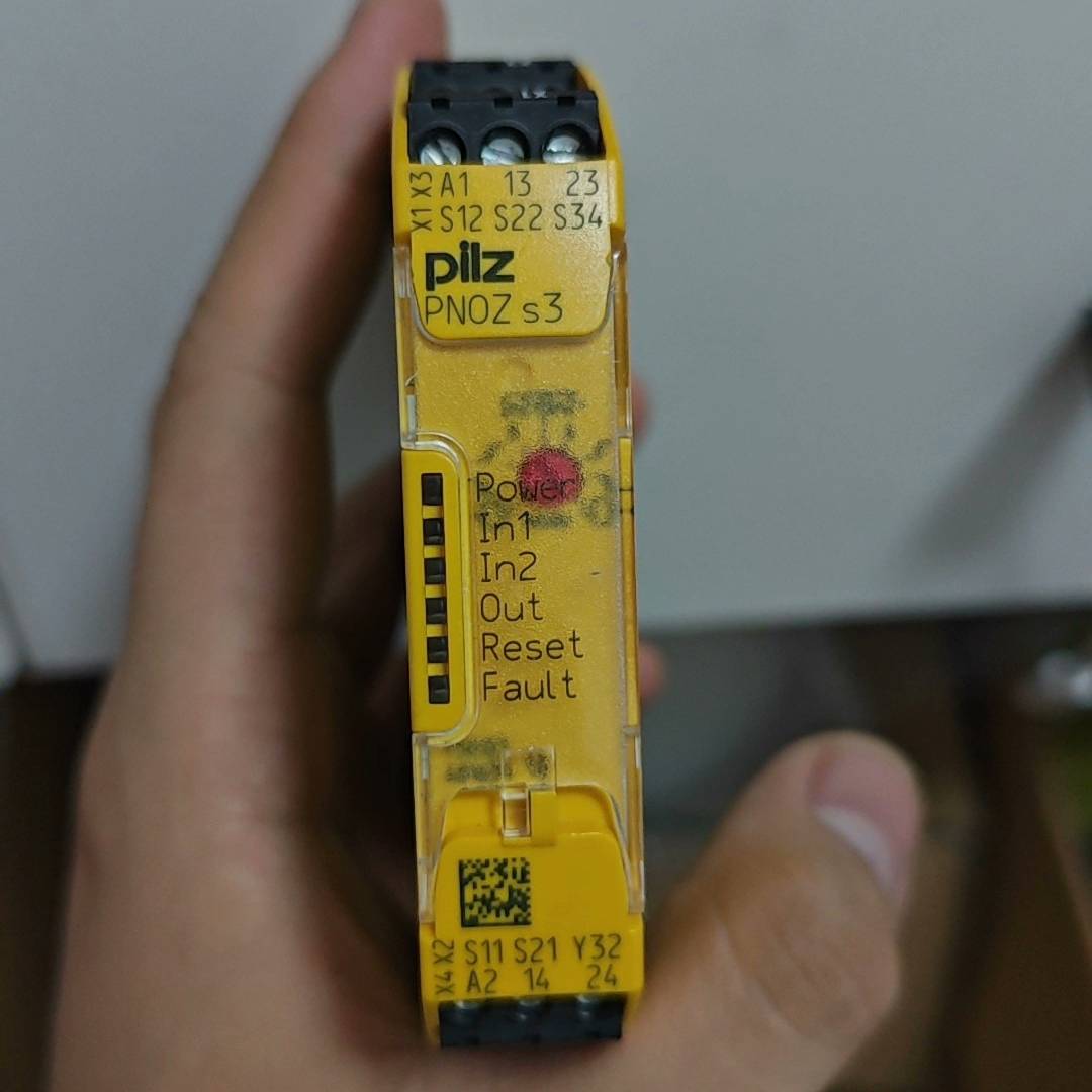 皮尔兹pliz s3安全继电器p议价 也可为维修！！