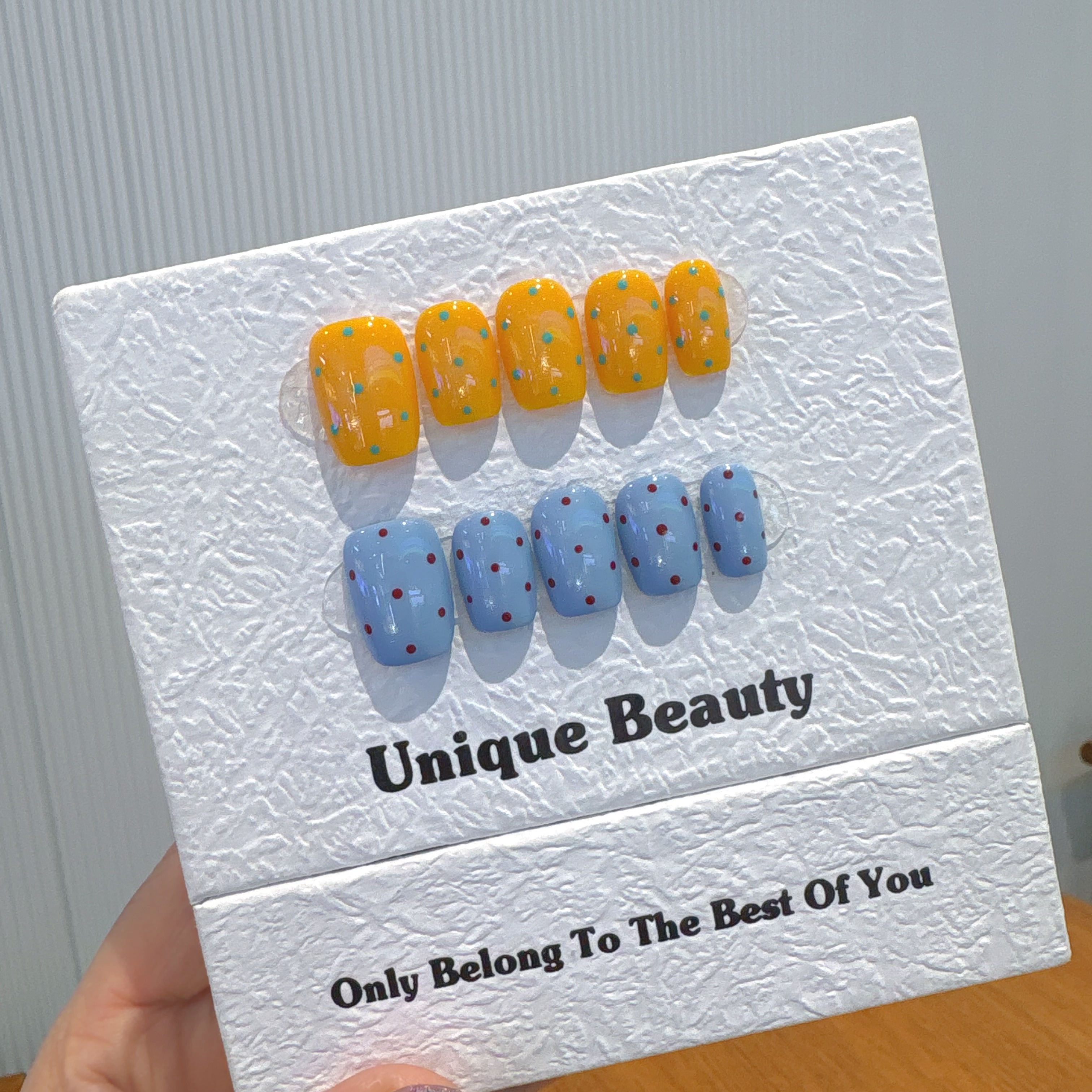 【菠萝】新款纯手工穿戴甲猫眼闪短款冰透蓝爆闪亮片波点美甲贴片