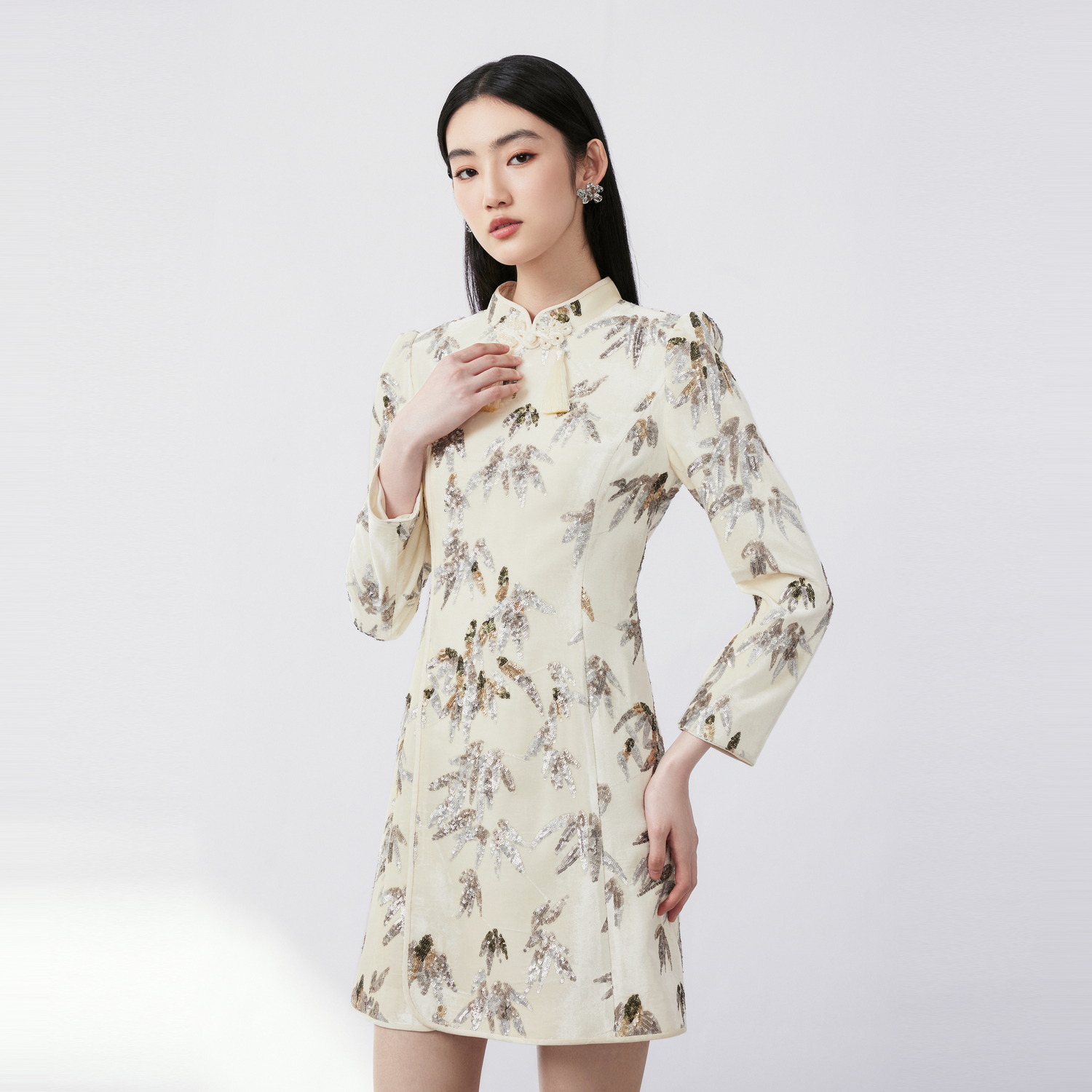 LIME莱茵新中式刺绣立体亮片连衣裙2024秋新款立领盘扣收腰旗袍