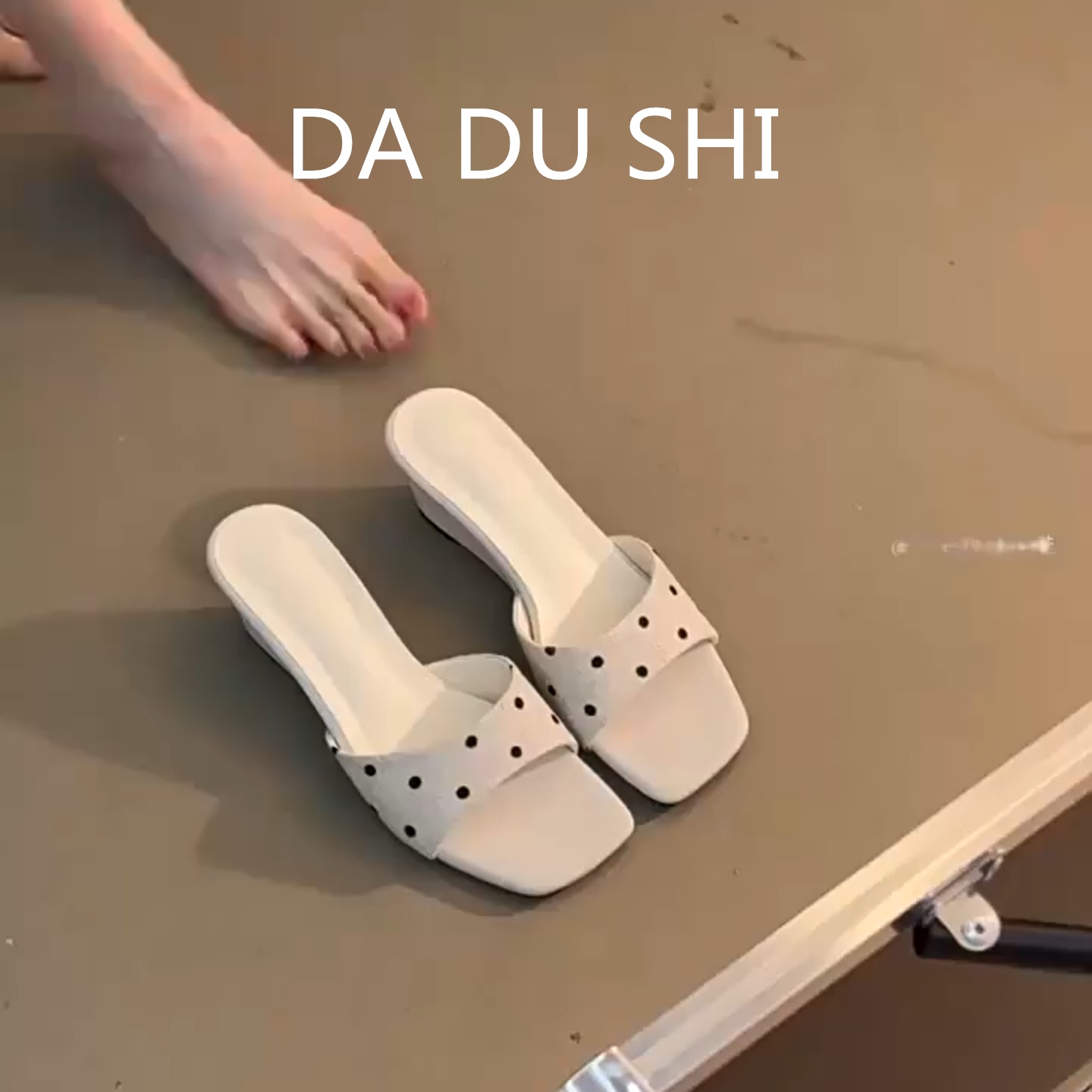 羊皮版~波点温柔风露趾凉
