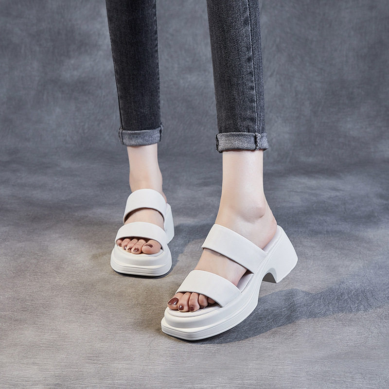 夏季新款女士真皮增高粗跟厚底露趾显高外穿时尚高级感凉鞋