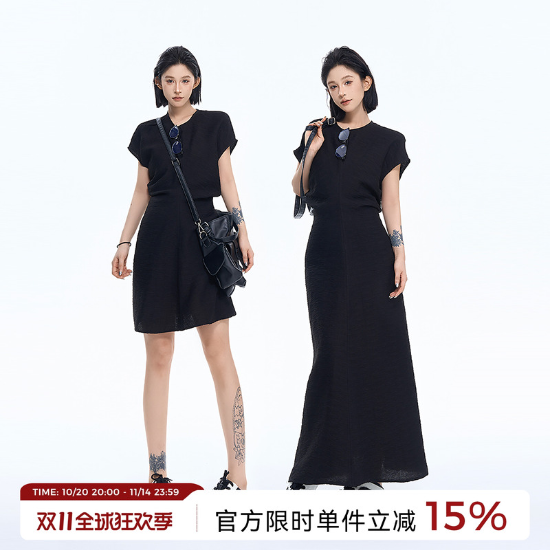 吴童童圆领收腰短袖T恤连衣裙