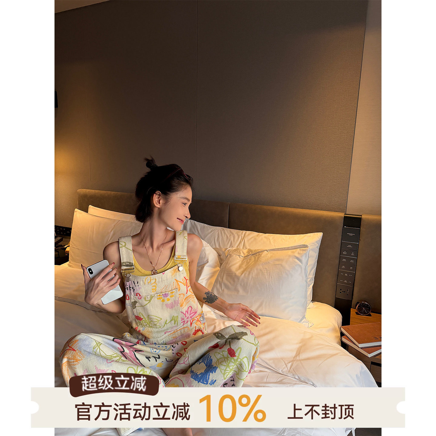 涂鸦印花阔腿直筒牛仔背带裤女夏图片
