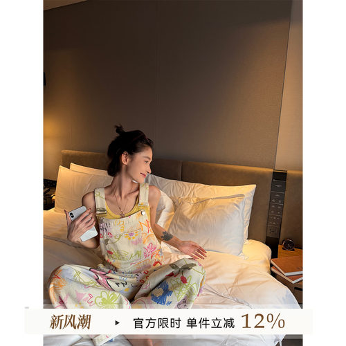 涂鸦印花阔腿直筒牛仔背带裤女夏