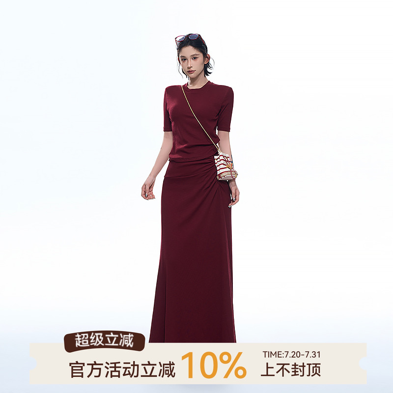 吴童童纯色修身正肩短袖T恤套装