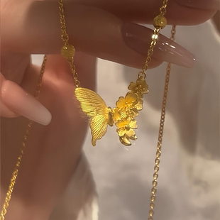古法拉丝钛钢金色蝴蝶花朵项链女小众设计高颜值轻奢锁骨链 新中式