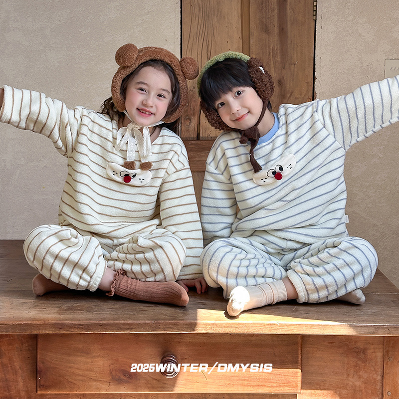 网红酷猫雪粒绒表情套头套装