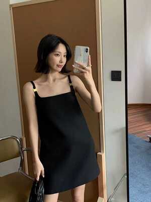 小黑裙百搭连洋气衣裙女潮