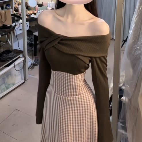 富家千金一字肩显瘦针织连衣裙