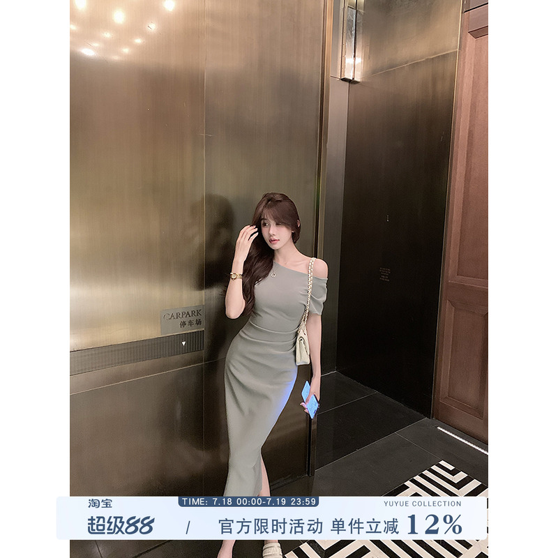 愉悦纯色斜肩短袖露肩包臀连衣裙