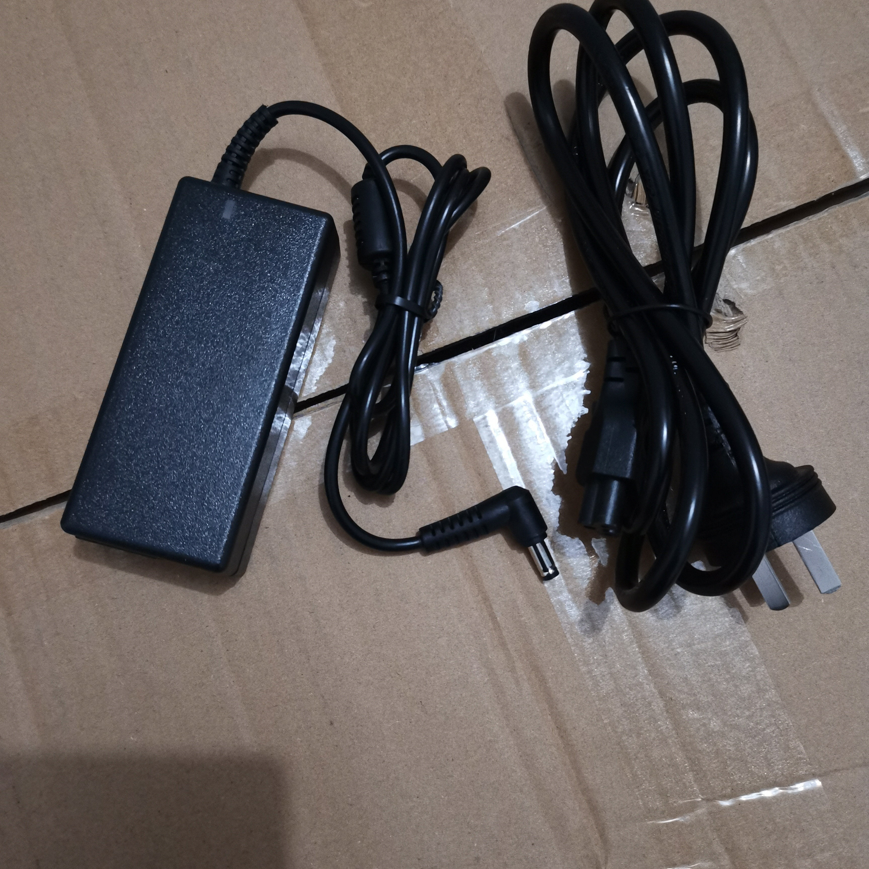 华硕迷你mini小主机电源适配器台式电脑一体机微型19V4.74A/3.42a