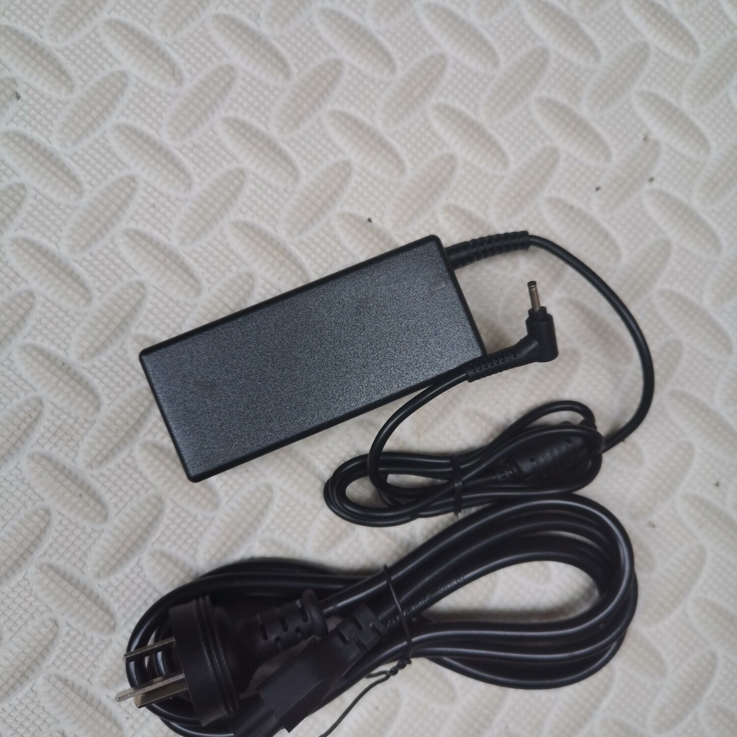 宏基电源适配器s7 391 V3-371 acer笔记本switch充电器 19V 2.37A