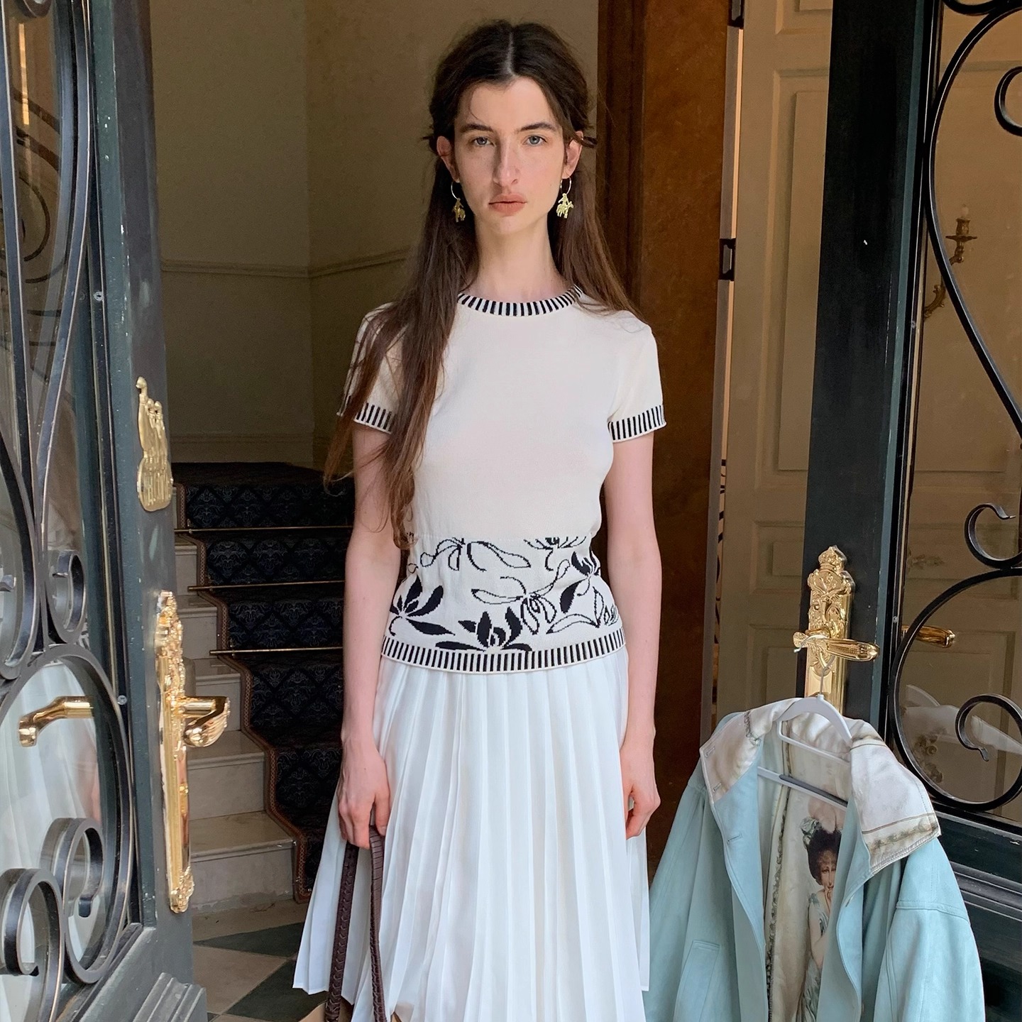 Spoii 黑白针织花卉提花修身时髦短袖上衣