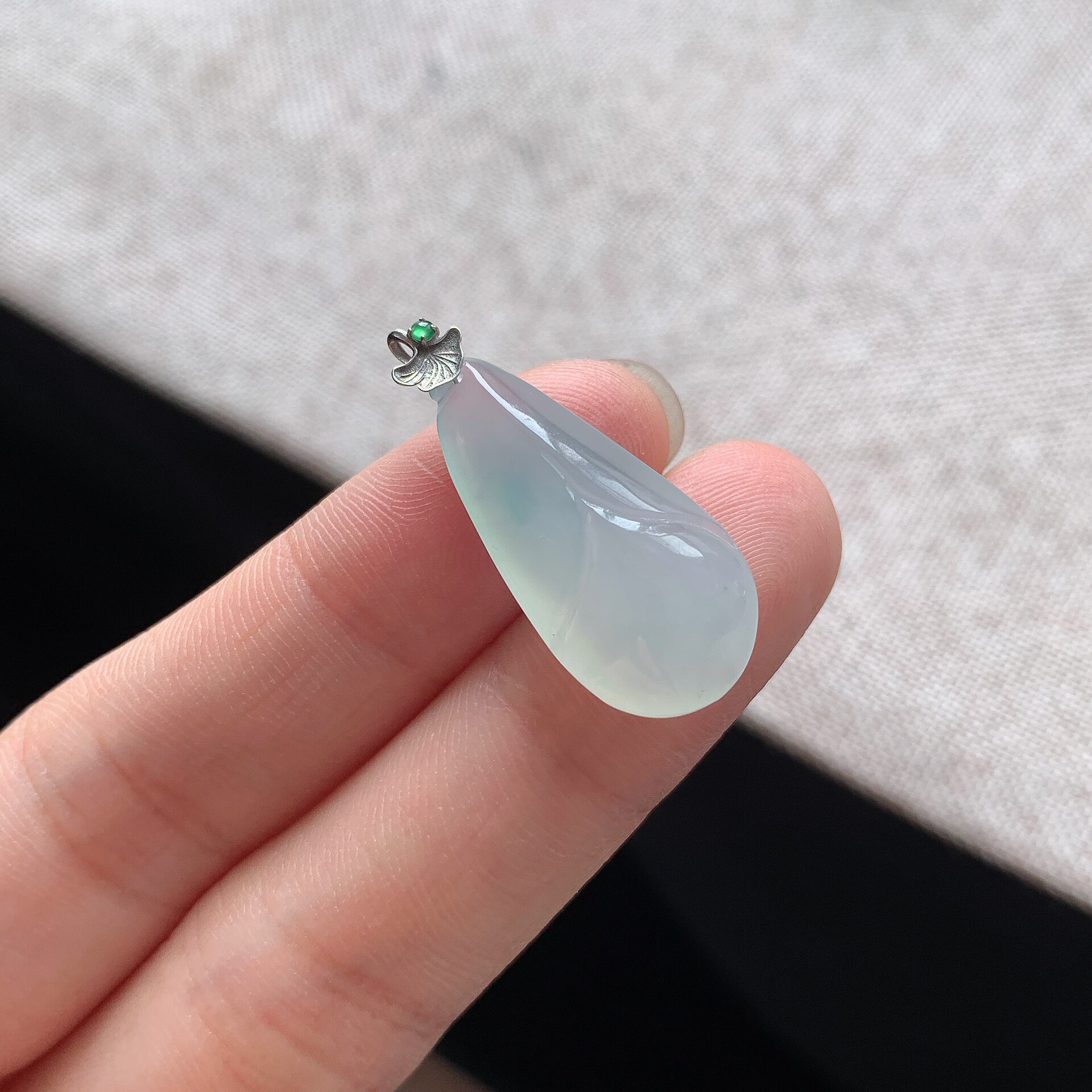 18K金镶嵌翡翠兰花吊坠缅甸天然A货小精品玉石挂件吉祥富贵高雅