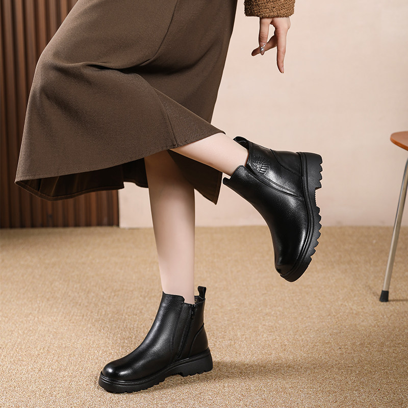 雪地靴加绒妈妈棉鞋2025冬季新款舒适羊毛靴子女平底女士皮鞋短靴,女鞋,时尚雪地靴,淘宝优惠券,粉丝福利购,淘宝优惠卷