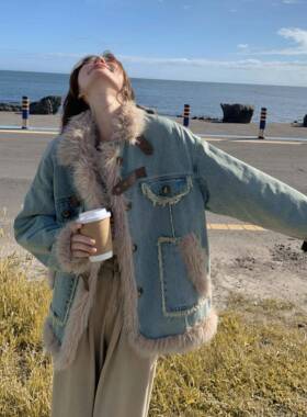 蓝色牛仔加绒外套皮毛一体冬季加厚20独AXY2年5新款特好女看短款