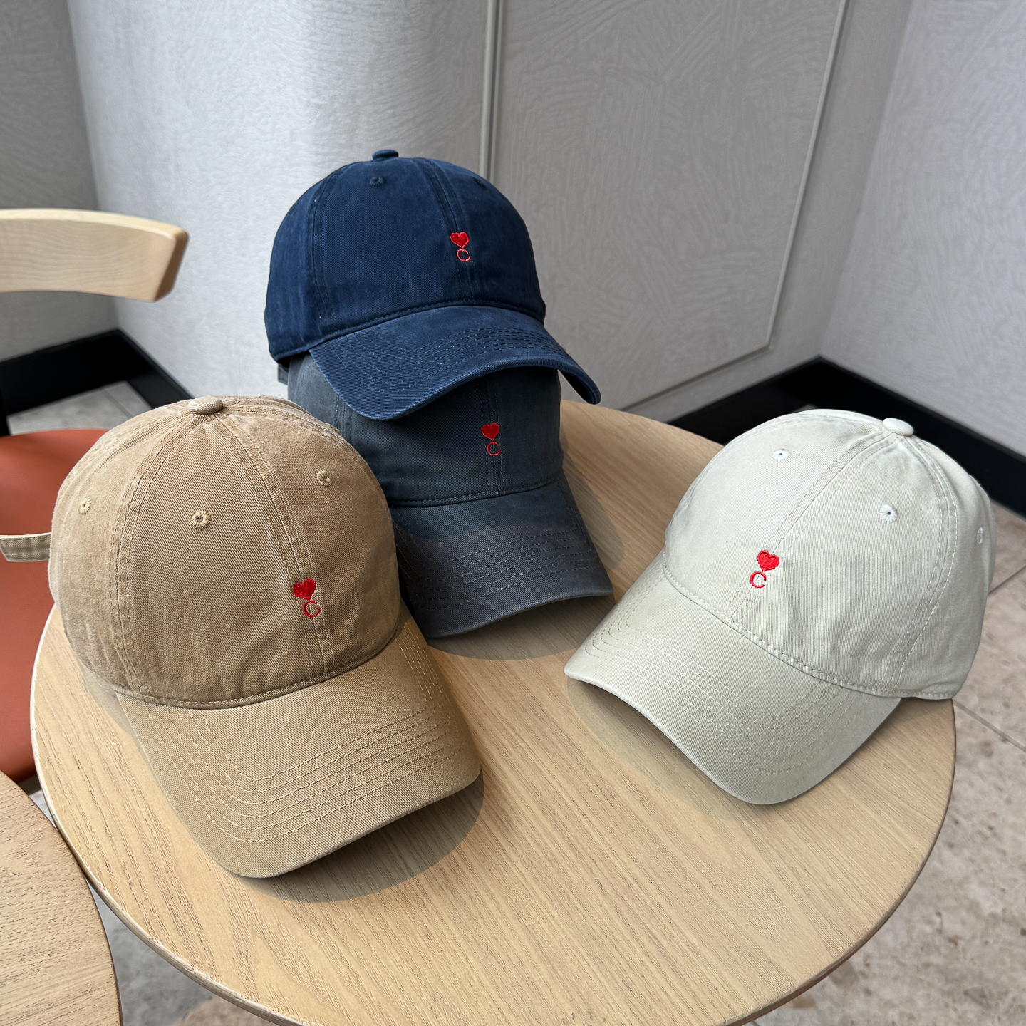 韩版爱心小C刺绣软顶棒球帽男女