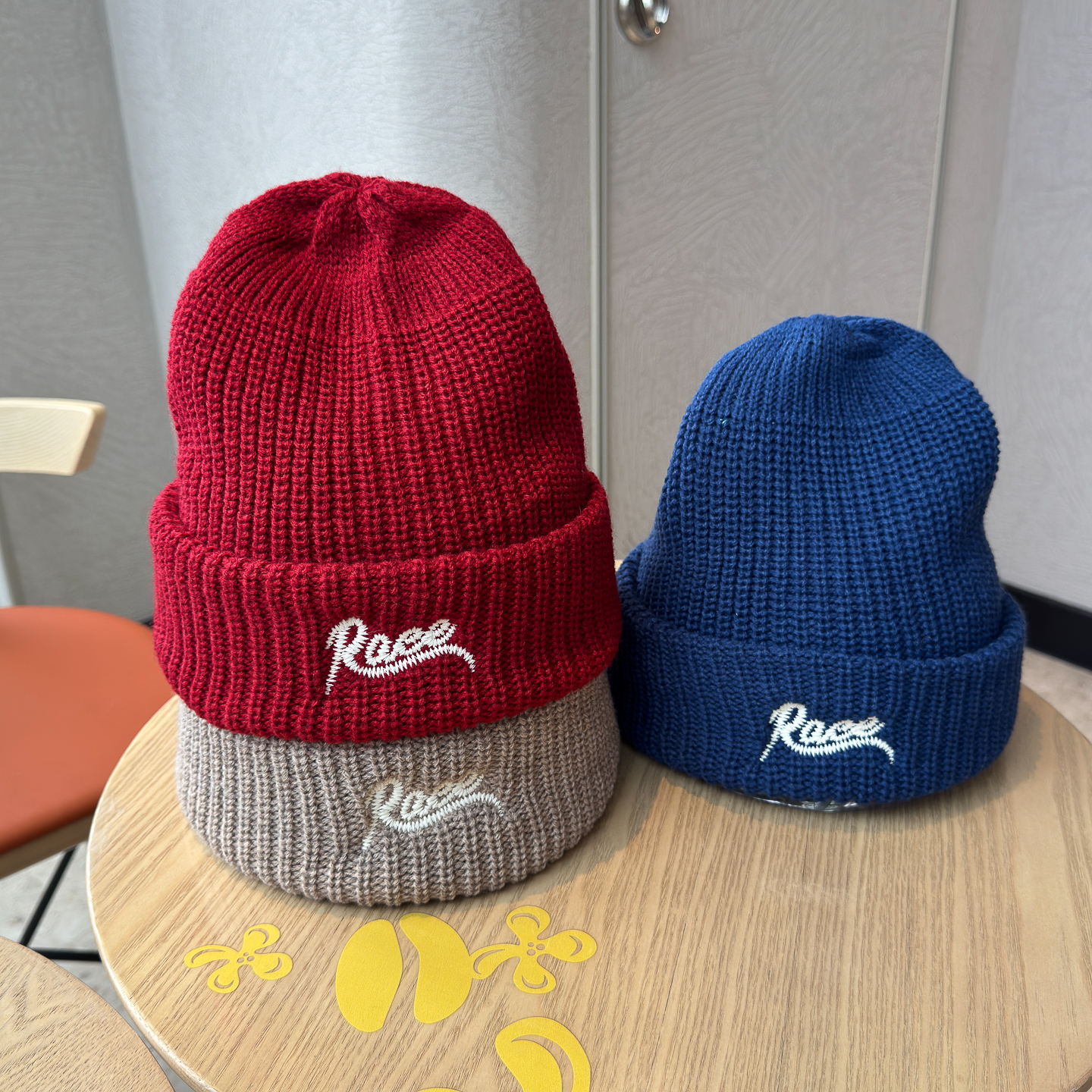 韩版新款字母刺绣酒红针织帽子女