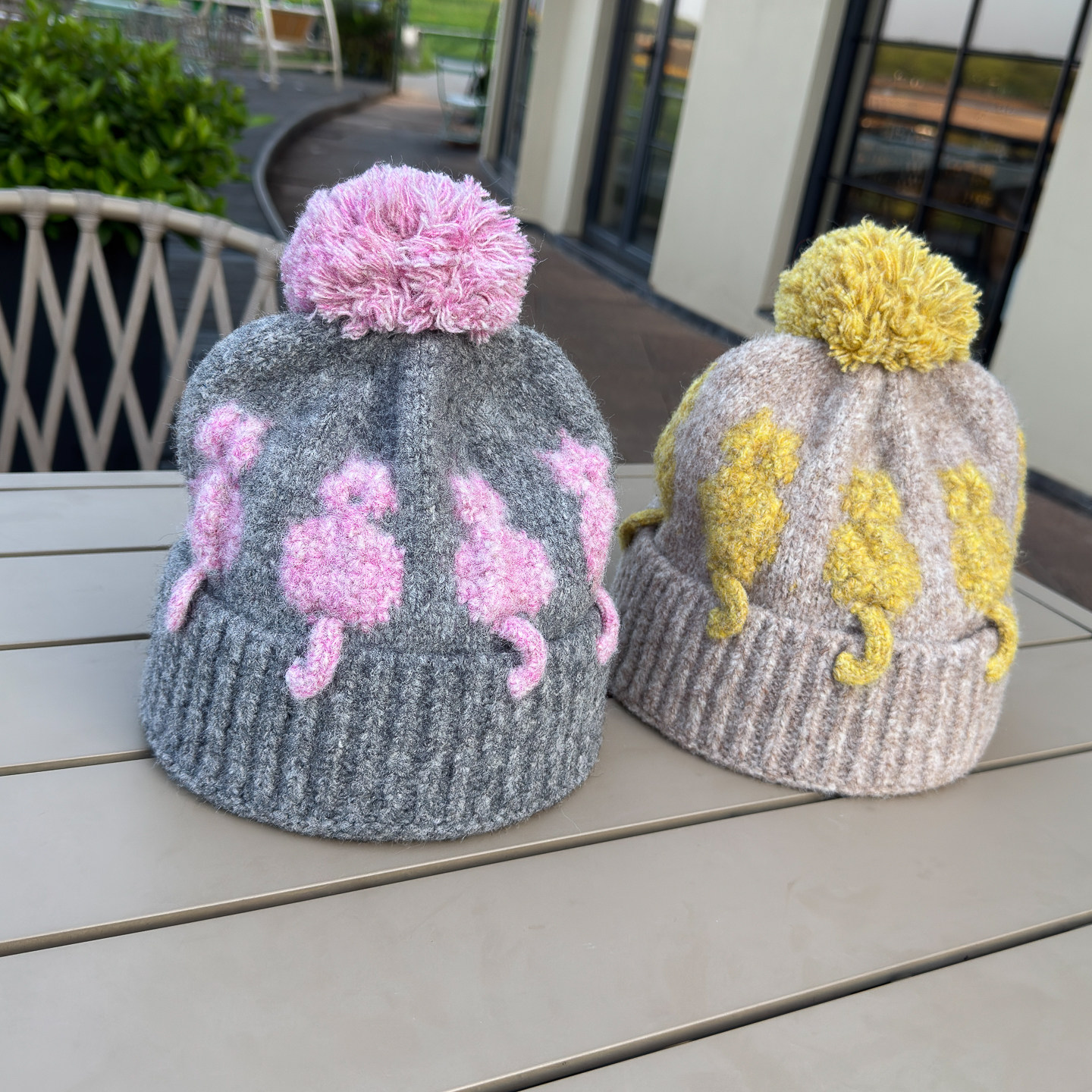 韩版新款手工猫咪拼色针织帽子女保暖护耳毛球加厚包头个性毛线帽