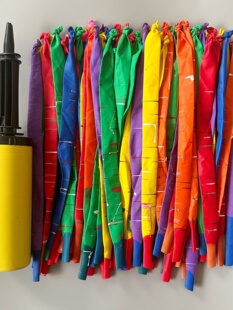 61节火箭气球飞天冲天会飞 长条汽球玩具 会叫儿童无du放屁虫响