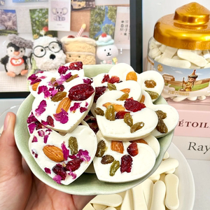 逐食时光坚果炒酸奶巴旦木葡萄干蔓越莓巧克力玫瑰花味260g盒零食