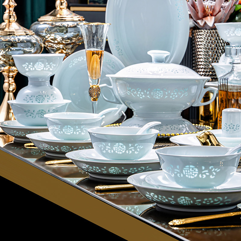 景德镇碗碟套装家用青瓷玲珑瓷餐具釉下彩中式高岭土陶瓷乔迁碗盘