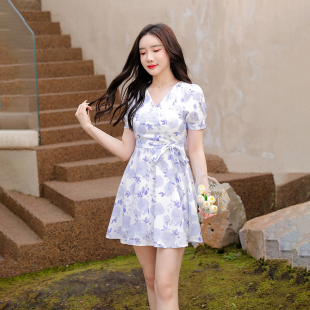 碎花雪纺V领小个子连衣裙2025新款女夏装高腰显高气质系腰带裙子