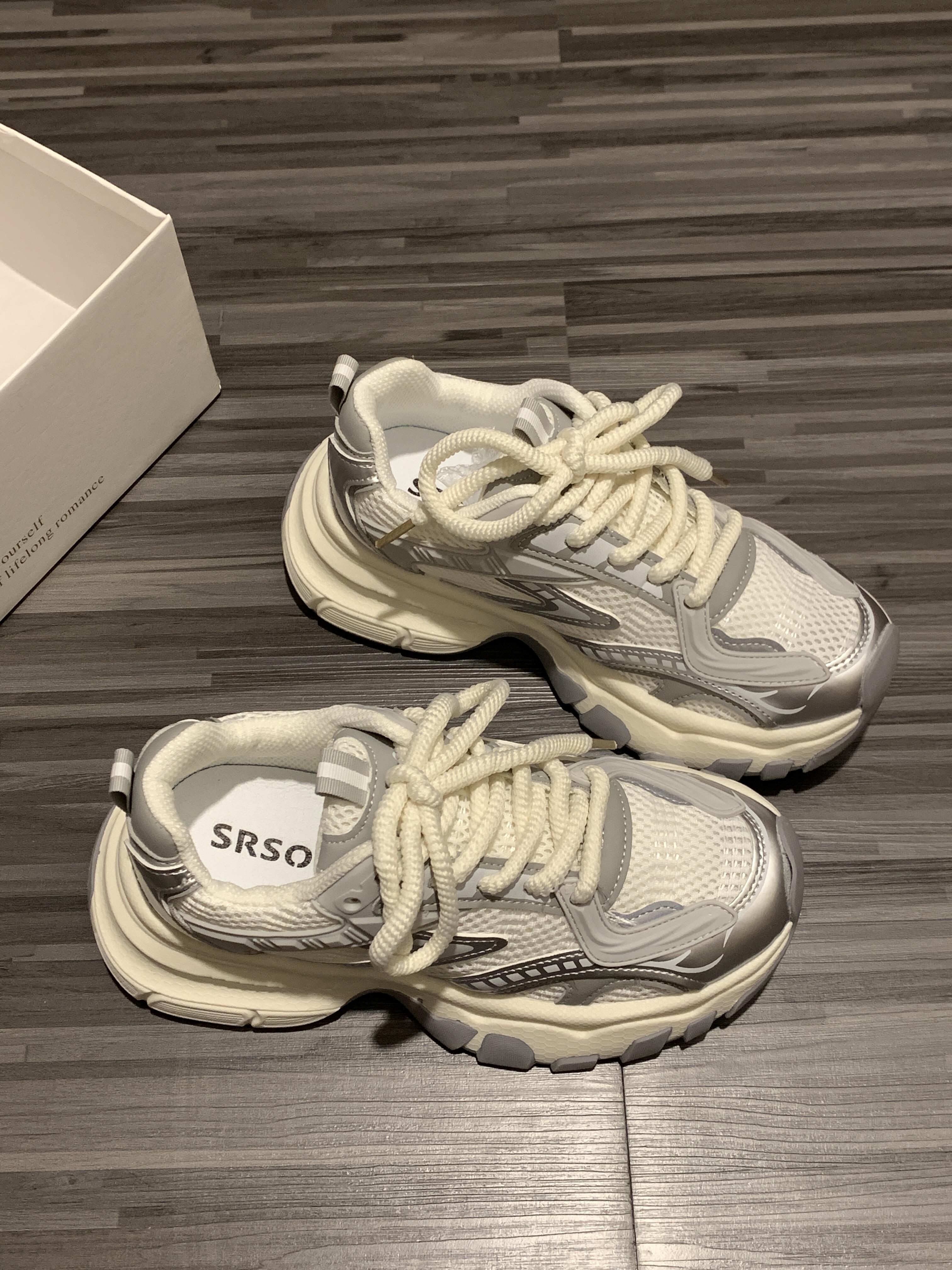 Trends！显脚小厚底老爹鞋女款2024新款秋季网面轻便增高运动鞋子