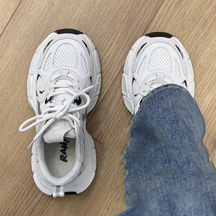 Trends！干干净净就很高级，谁又能拒绝一双好看又百搭的老爹鞋呢