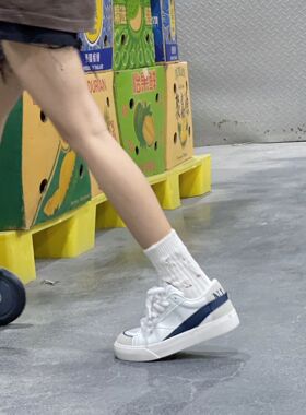 Trends！家人们！这不就是韩剧女主角人手一双板鞋吧