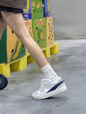 Trends！韩剧女主角人手一双板鞋