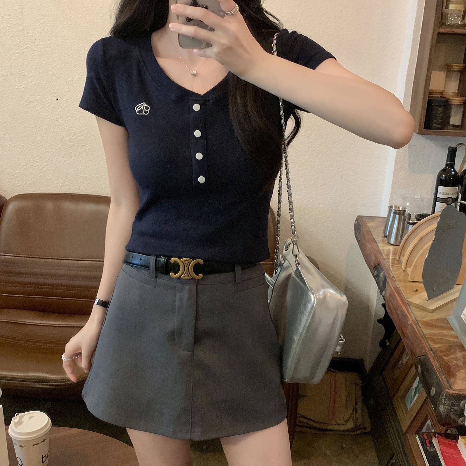 2025年春装新款女装夏季正肩短袖T恤刺绣打底衫小衫法式短款上衣