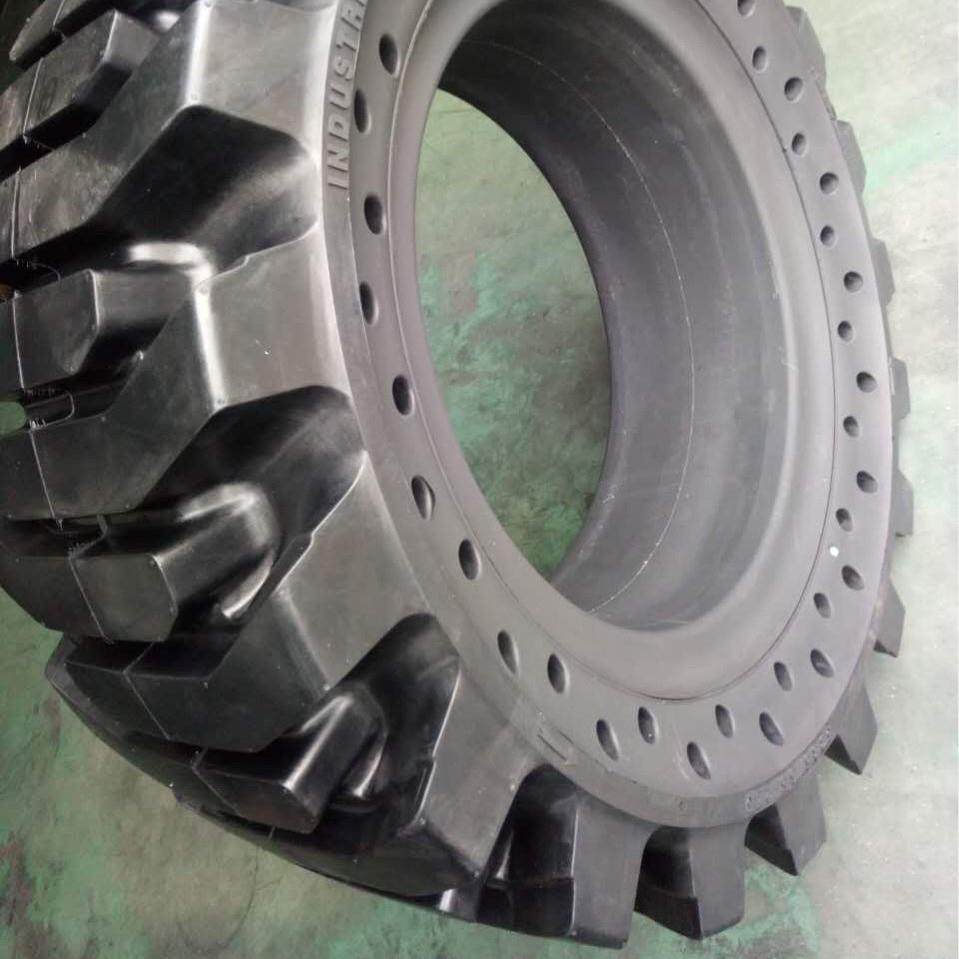 385 65-24实心轮胎带轮毂16 704-24 14.00-24实心轮胎 385 65-24