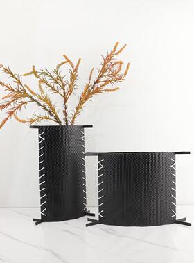 欧式创意简约黑色缝线金属皮革花器摆件样板房客厅书房家居装饰品