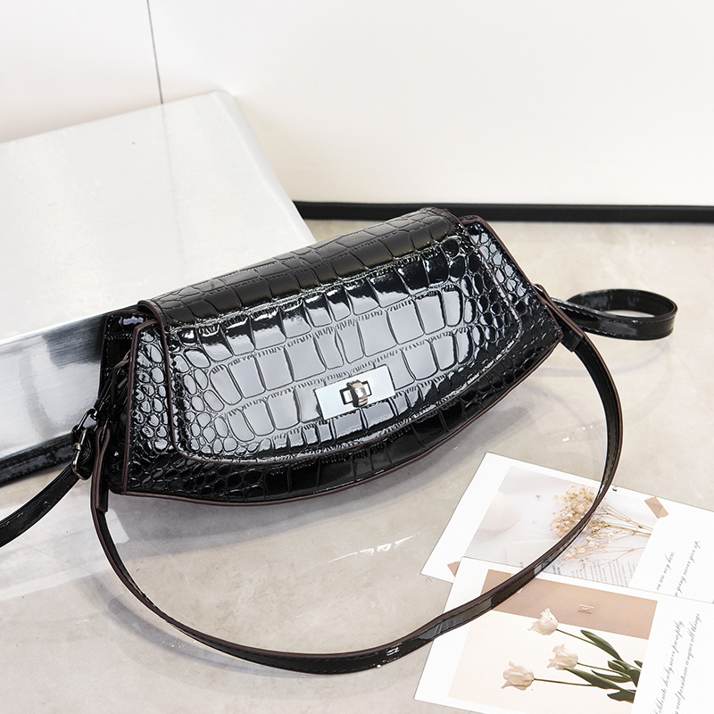 法棍腋下包两用2025新款时尚百搭鳄鱼纹小包包气质单肩斜挎包女
