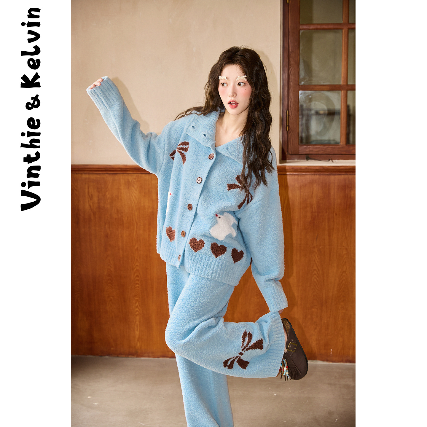 V&K2025秋冬女新款飞鸟翻领半边绒睡衣家居服宽松保暖套装可外穿