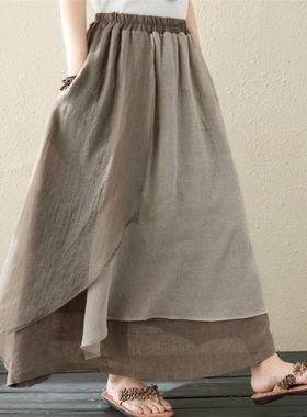 不规则拼接素色高腰半身裙   An irregularly pieced plain skirt