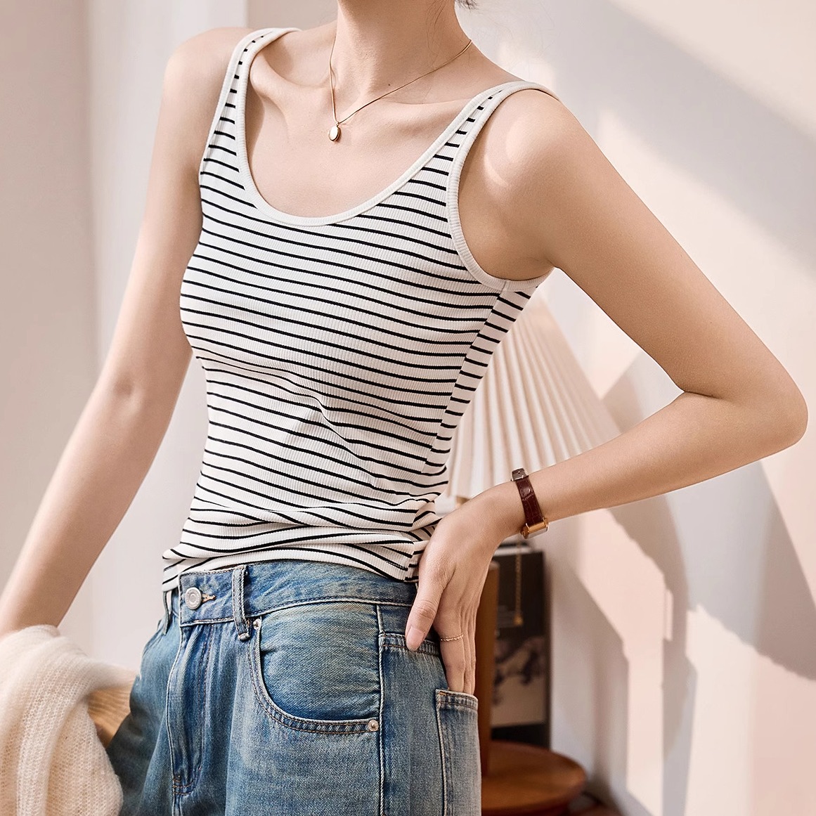 纯棉黑白条纹U领吊带背心
