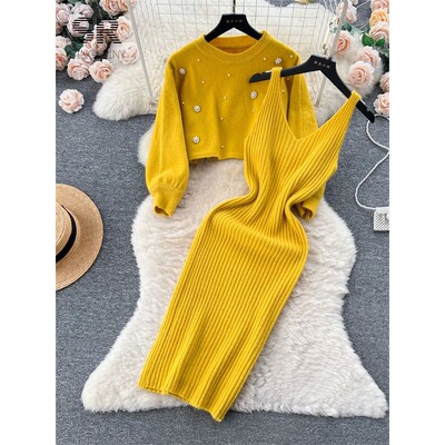 圆领钉珠短款毛衣收腰连衣裙套装