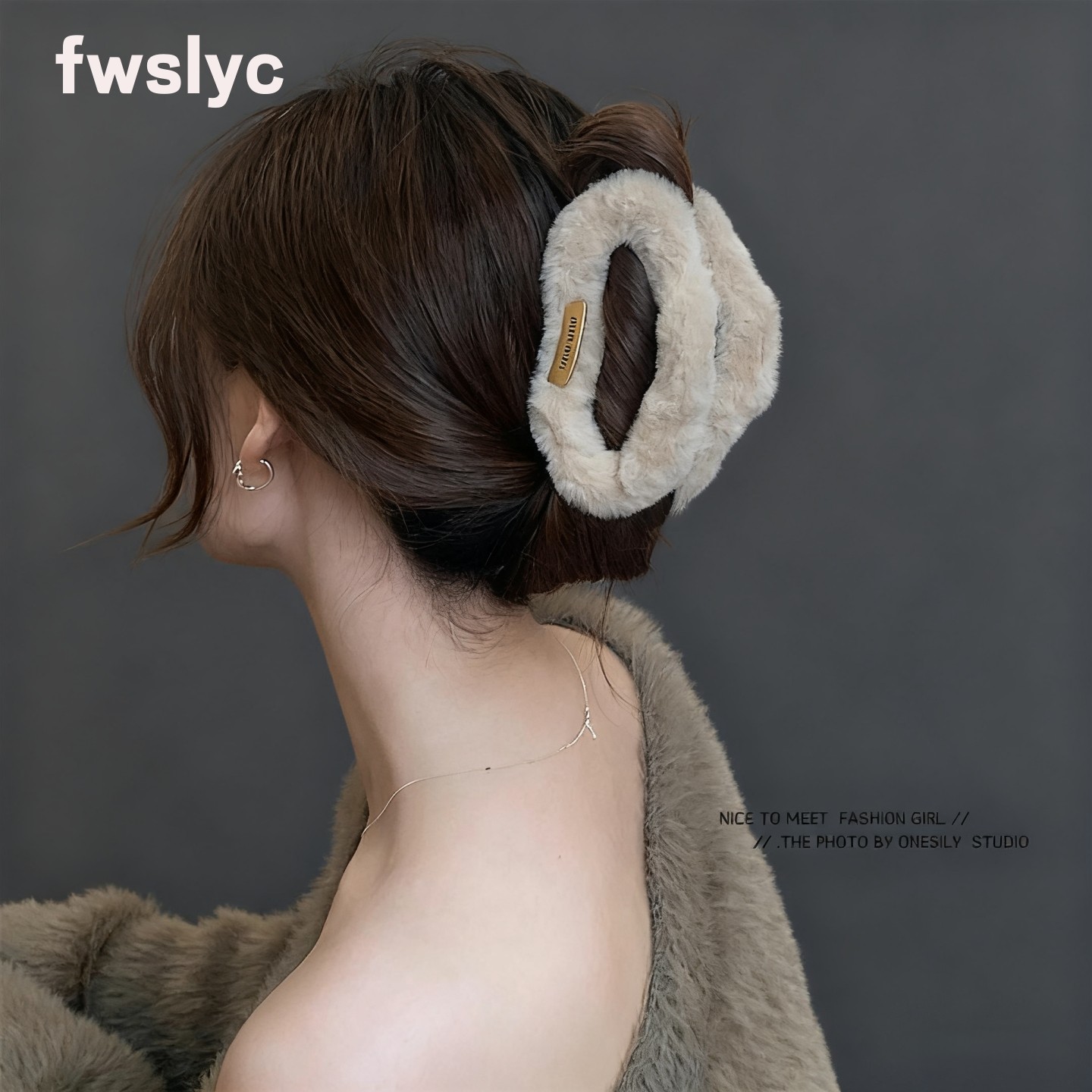 秋冬抓夹大号云朵新款毛毛发夹女后脑勺盘发毛绒鲨鱼夹子发抓头饰,饰品/流行首饰/时尚饰品新,发饰,淘宝优惠券,粉丝福利购,淘宝优惠卷