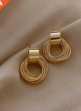 Retro Metallic Gold Multiple Small Circle Pendant Earrings 2