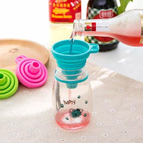 1pcs 7.5x7.5 Silicone folding retractable funnel Kitchen
