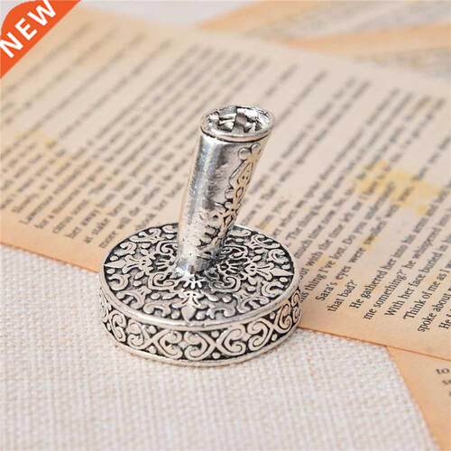 1PC Vintage Feather Pen Stand Carve Patterns Designed Metal