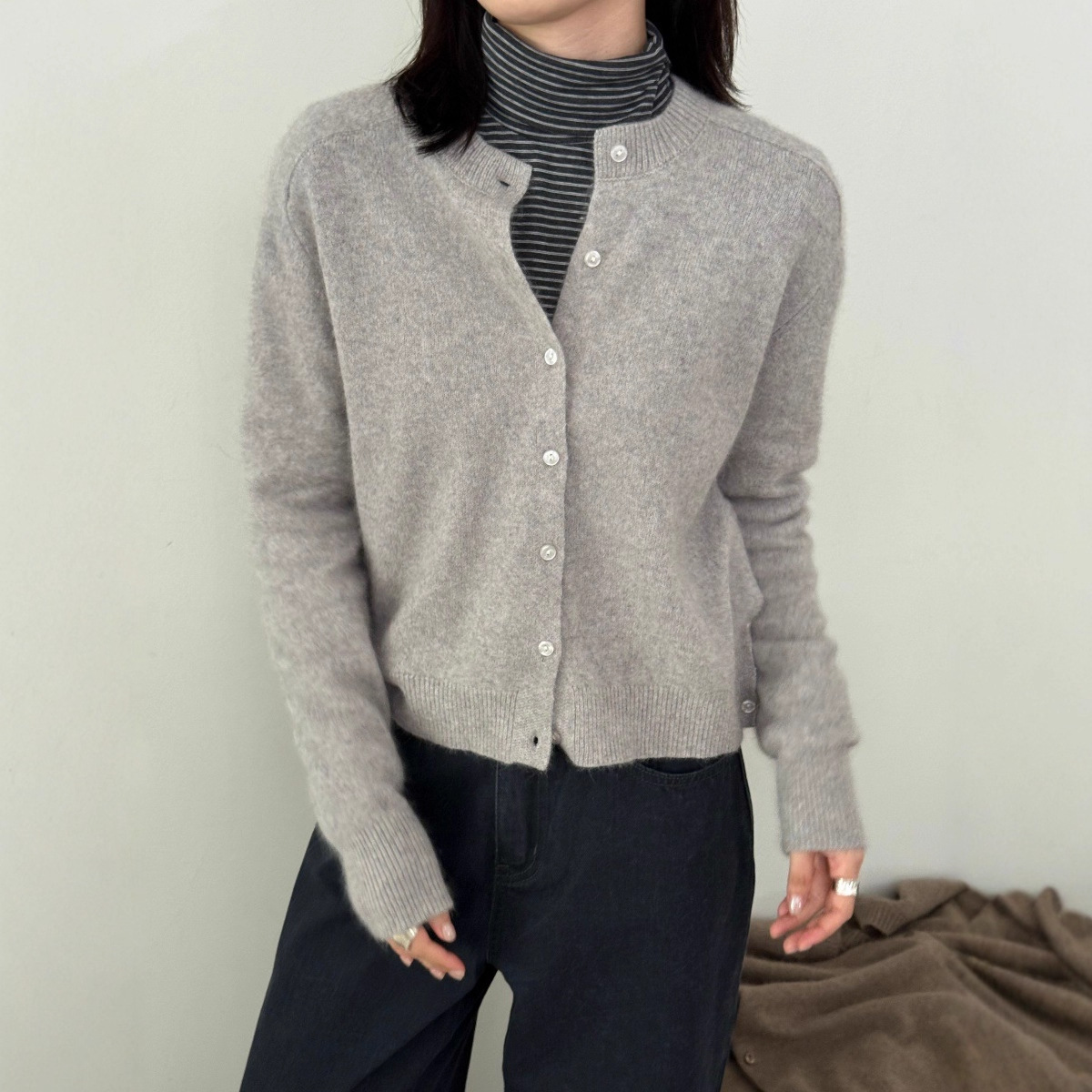 LAKE简约风韩版浣熊针织开衫女长袖2025秋季新款ins保暖毛衣93426