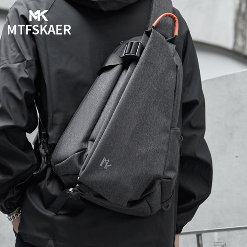 休闲机能风斜挎包男士潮牌胸包