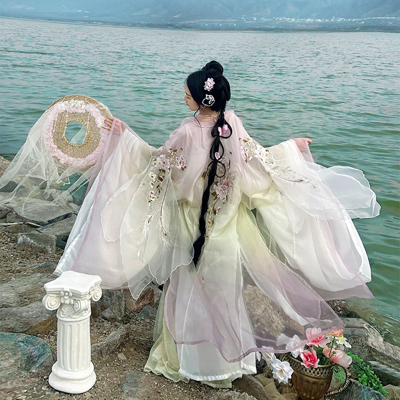 花羽唐制春夏新款刺绣齐胸诃子裙重工花瓣大袖衫一片式吊带连衣裙