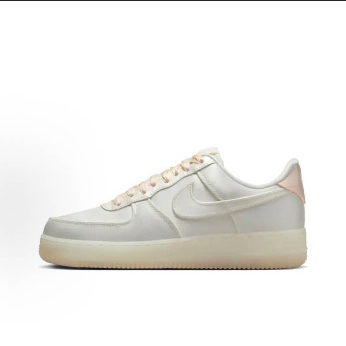 Nike Air Force 1空军一号轻便板鞋女款缎面丝带HQ3762-133。拾壹