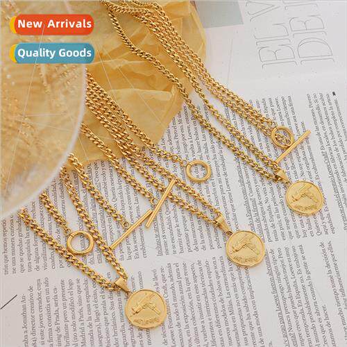 Europe thick chain ot clasp round plaque gun shape pendant d